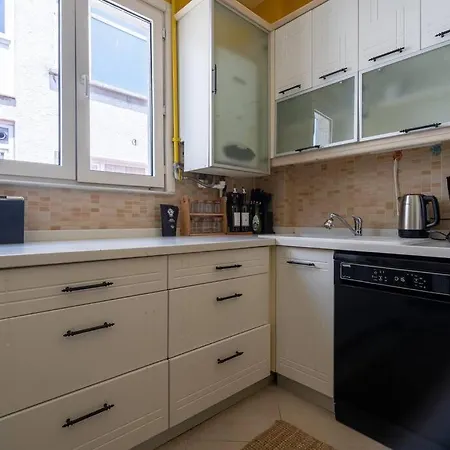 0033 - Besiktas, Central, Historical Flat * اسطنبول