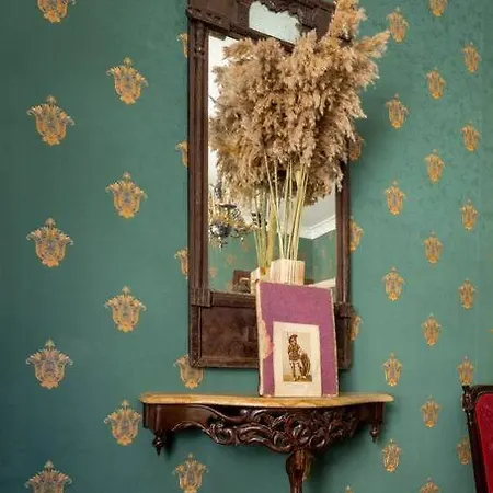 0033 - Besiktas, Central, Historical Flat * اسطنبول