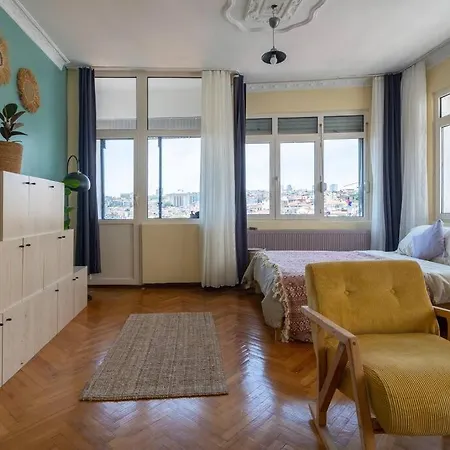 0033 - Besiktas, Central, Historical Flat شقة *